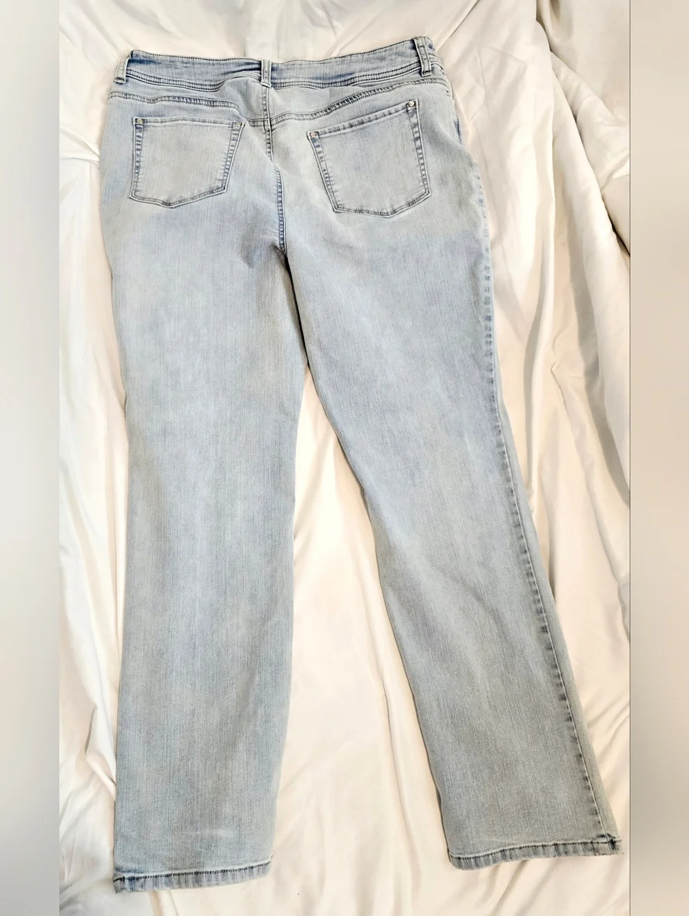 Chicos Fabulously Slimming Jeans 2 Short Light Wash Straight Leg Denim Womens Mi